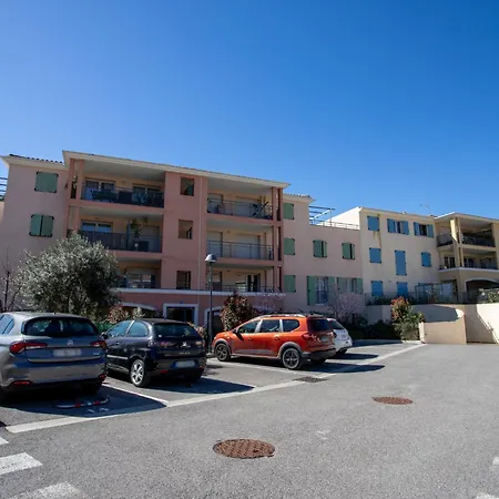 Appartamento Le Jardin Du Loderi-2 By Interhome